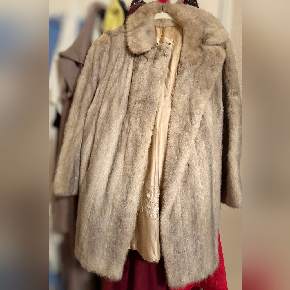 Elegant Women's Mink Coat